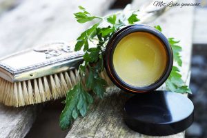 Petersiliensalbe gegen trockene, rissige Haut