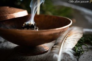 Brauchtum zu Allerheiligen - und eine duftende Räuchermischung